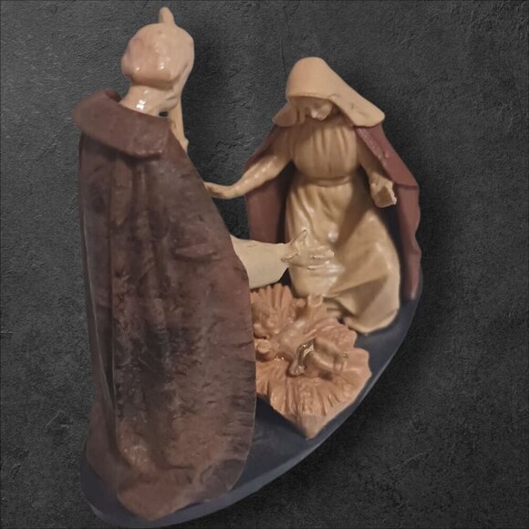 Christmas Nativity Scene Figurine Holy Family - Picture 9 of 10
